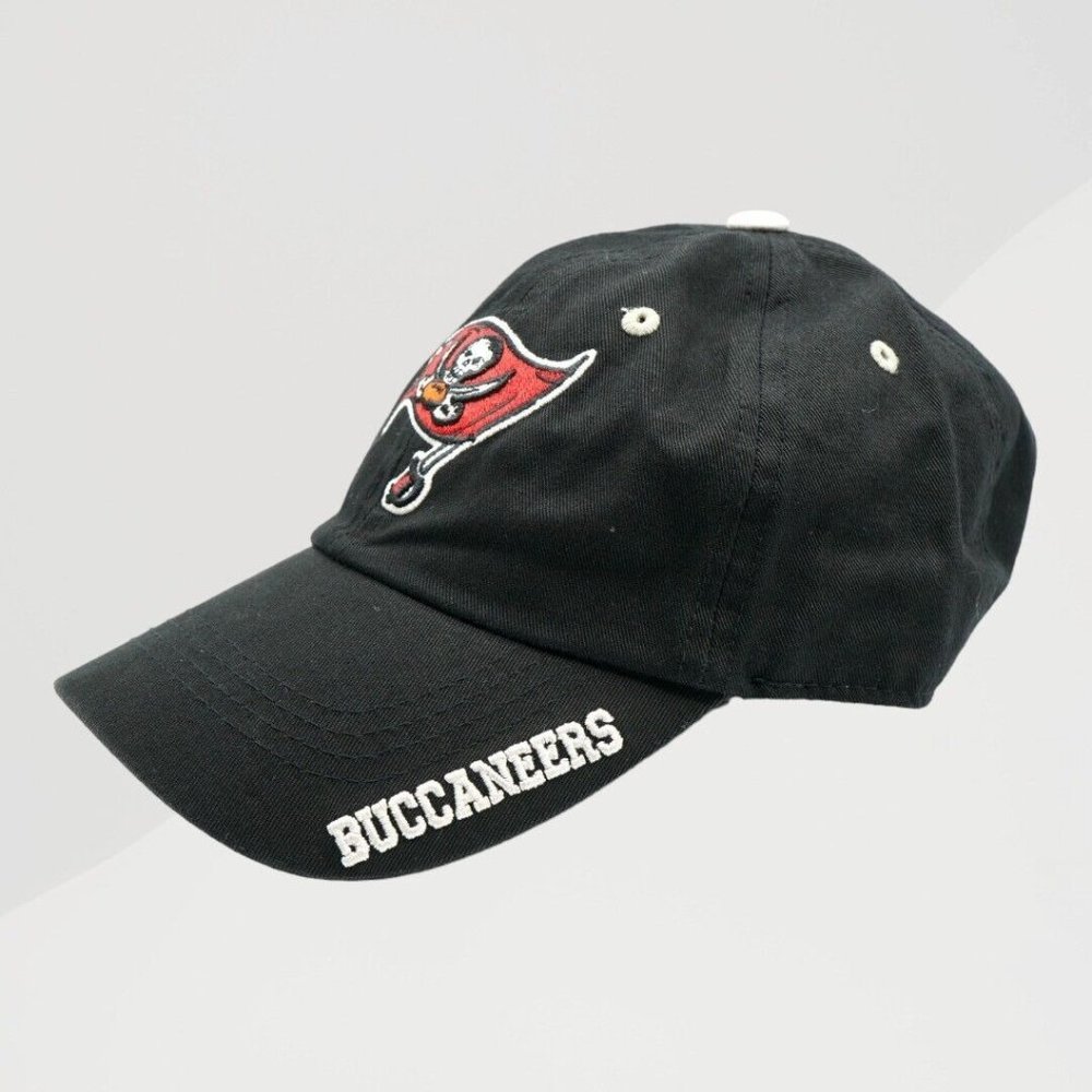 Tampa Bay Buccaneers Hat‎ NFL Adjustable Black Embroidered